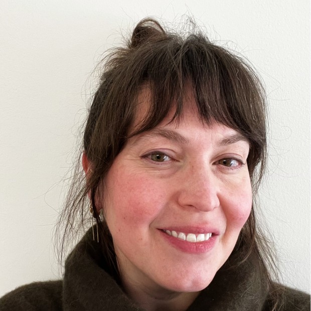 Laura Weiss Headshot